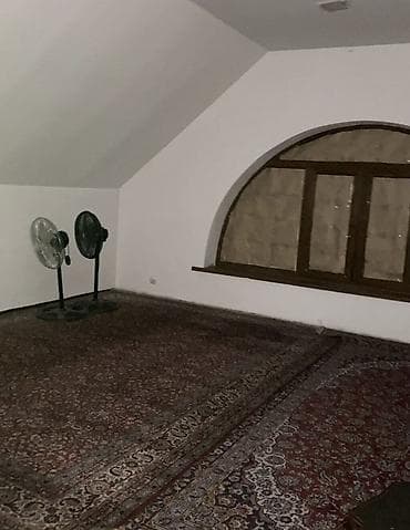 Дома: 400 м², 8 комнат, Церковь, Студентам — 9