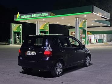 Транспорт: Honda Fit: 2006 г., 1.3 л, Автомат, Бензин, Хэтчбэк — 1