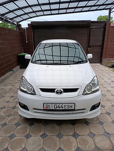 Toyota Ipsum: 2004 г., 2.4 л, Автомат, Бензин, Минивэн