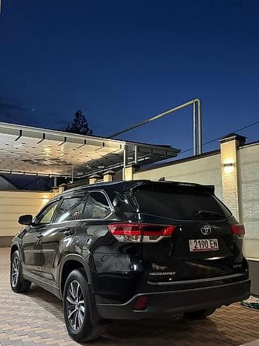 geely coolray 2025: Toyota Highlander: 2018 г., 3.5 л, Автомат, Бензин — 4