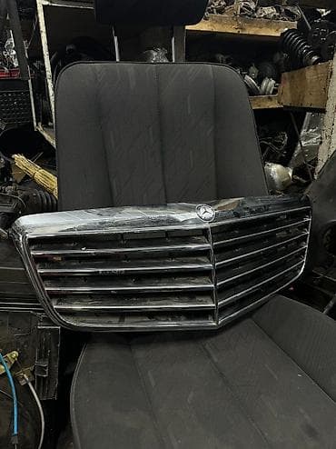 mersedes milenium: Решетка радиатора Mercedes-Benz 2009 г., Б/у, Оригинал — 1