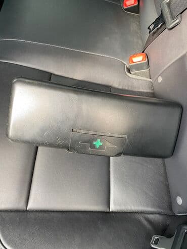 Продам Аптечку на Бмв Е39, оригинал 3000с