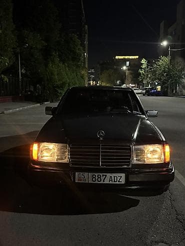 Mercedes-Benz W124: 1992 г., Седан