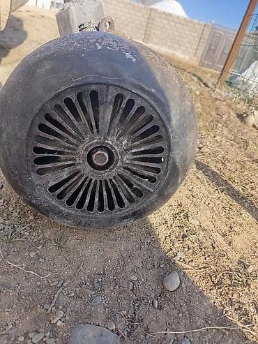 ковры новые: Электродвигатель, Трехфазные, Мощность: Другая мощность — 4