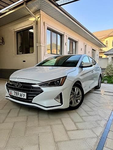Hyundai Elantra: 2019 г., 2 л, Автомат, Бензин, Седан