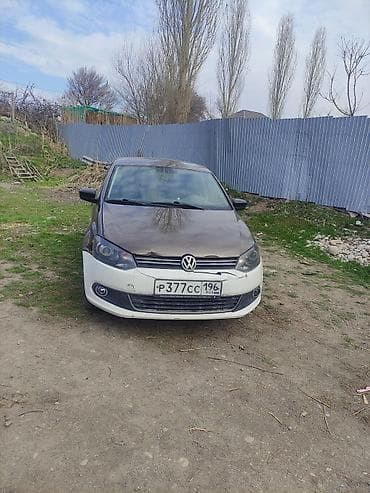 поло 2010: Volkswagen Polo: 2014 г., 1.6 л, Автомат, Бензин, Седан — 1
