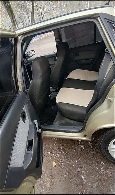 210 cdi: Daewoo Nexia: 2011 г., 1.6 л, Механика, Бензин, Седан — 3