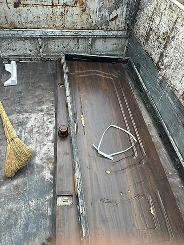 Темир эшик сатылат 50/60 кг чыгат примерно размери 220/87 — 2