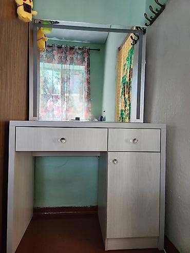 Туалетный столик, Б/у, С подсветкой, цвет - Белый, ЛДСП