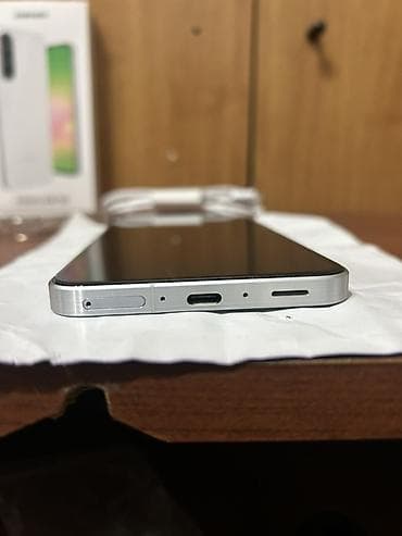 самсунг с52: Samsung Galaxy A56 5G, Б/у, 256 ГБ, цвет - Белый, 2 SIM — 3