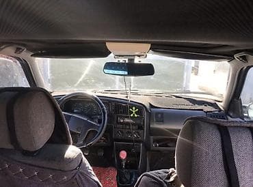 Volkswagen: Volkswagen Passat: 1988 г., 1.8 л, Механика, Бензин, Седан — 4