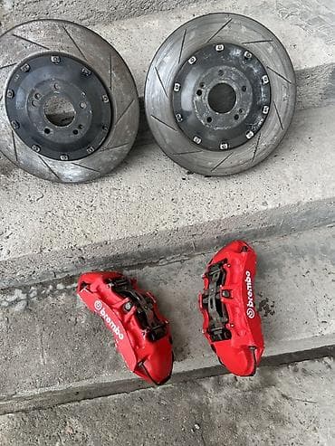 супор: Тормозной комплект Brembo (передняя ось) Состав: - Пара — 7