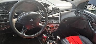 Ford: Ford Focus: 2001 г., Механика, Бензин, Хэтчбэк — 4