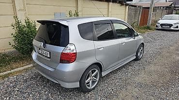 Honda Fit: 2008 г., 1.3 л, Автомат, Бензин, Хетчбек — 2