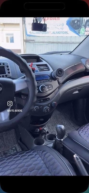 Chevrolet: Chevrolet Spark: 2011 г., 0.1 - engine capacity л, Кол менен иштөөчү, Бензин, Хетчбек — 2