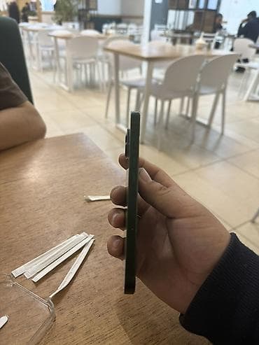 айфон росрочка: IPhone 13, 128 ГБ, Зеленый, Чехол, 80 % — 3