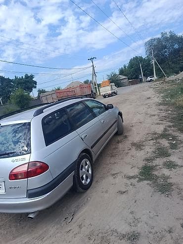 Toyota Avensis: 2001 г., 2 л, Кол менен иштөөчү, Дизель, Универсал — 2