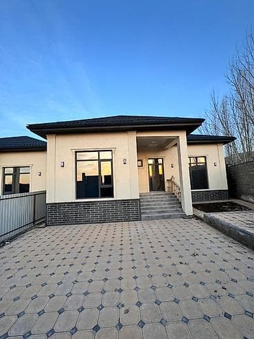 Продаётся дом 5-комнатный Район: АУЦА Этаж: 1 Площадь: 140м2, 3 соток