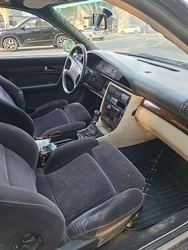 бентили: Audi 100: 1993 г., 2.6 л, Механика, Бензин, Седан — 4