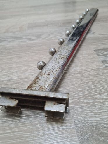 купить шкафчики для раздевалок бу: Торговое оборудование. Пролежали год в гараже, есть ржавчина. В — 3