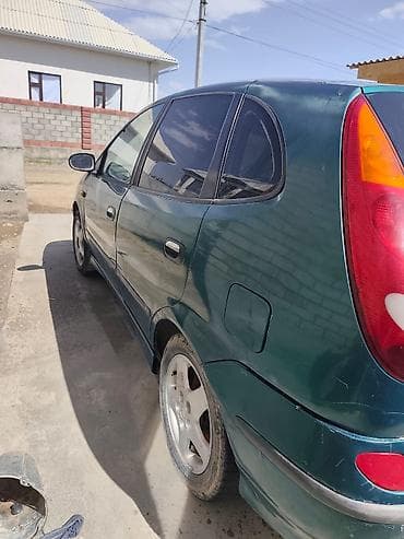 мин булак: Nissan Almera Tino: 2000 г., 1.8 л, Кол менен иштөөчү, Бензин, Хетчбек — 4