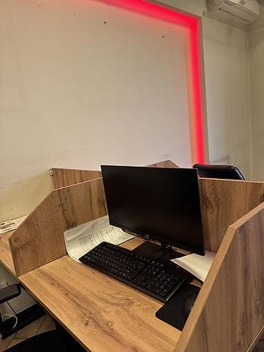 Раскройные столы: Продается столы для офиса Удобные. Состояние отличное Новое. Звоните — 1