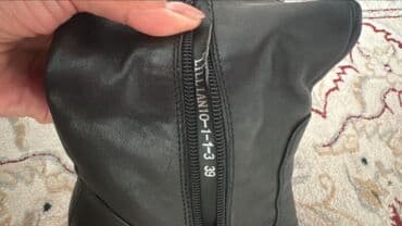 продаю в связи с переездом: Продаю сапоги зимние натуральные кожы 39 размер покупала в Москве — 9