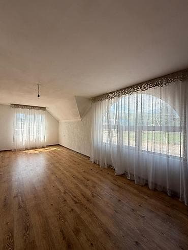 Дома: 170 м², 4 комнаты — 7