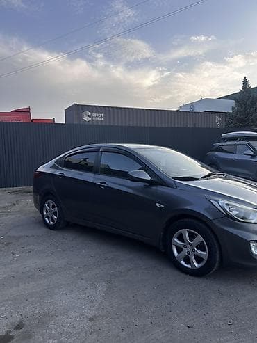 салон g30: Hyundai Solaris: 2013 г., 1.6 л, Механика, Бензин, Седан — 5