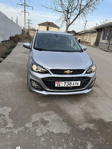 matiz 1 0: Chevrolet Spark: 2017 г., 1 л, Автомат, Бензин, Хэтчбэк — 4