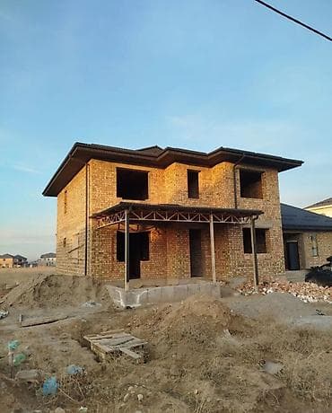 дом недостроенный: Срочно продается дом! 📍 Бишкек, ж/м Рухий Мурас 2 🏡 Двухэтажный — 1