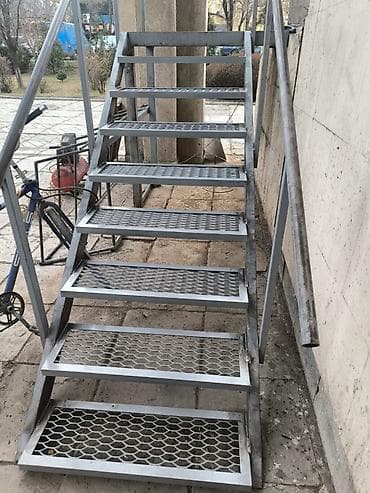 садовая лестница: Металлическая лестница Наружные, Форма лестницы: Прямая — 1