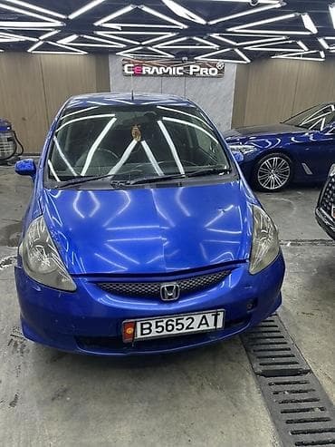 спортивный машина: Honda Fit: 2002 г., Бензин, Хэтчбэк — 5