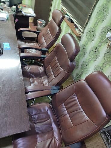 кресло офис: Офисное кресло, С колесиками, цвет - Черный, Экокожа — 1