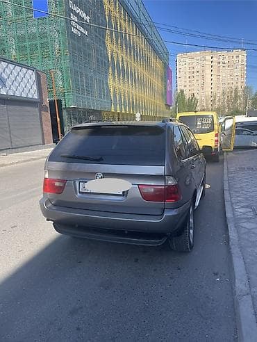 кожаный сиденья: Продаётся салонный комплект для внедорожника/кроссовера: кожаный — 6