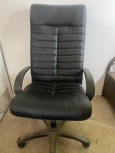 Комплектующие для мебели: Комплект мебели и предметов интерьера: 1) Кухонный пенал/буфет: - — 2