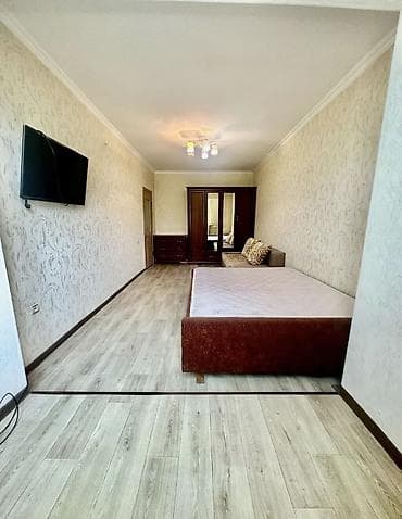1 комната, 38 м², Золотой квадрат Индивидуалка, 2 этаж, Косметический ремонт at lalafo.kg 1 комната, 38 м², Золотой квадрат Индивидуалка, 2 этаж, Косметический ремонт