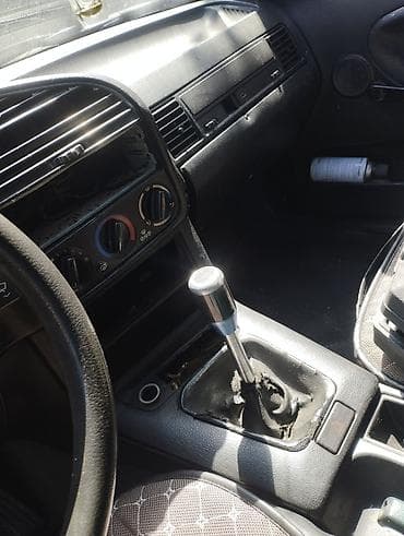 морда: BMW 3 series: 1990 г., 2 л, Механика, Бензин, Седан — 7