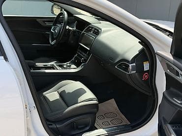 ягуар 2013: Jaguar XE: 2019 г., 2.5 л, Автомат, Бензин, Седан — 5