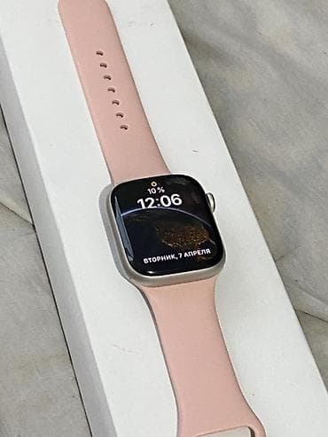 Apple Watch: Смарт-часы с прямоугольным сенсорным дисплеем и алюминиевым корпусом — 1