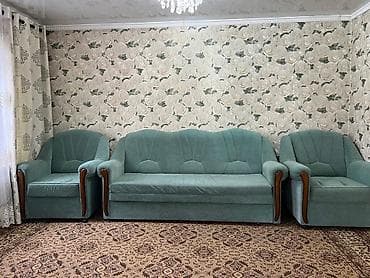 Продаётся раскладной диван с 2мя креслами состояние хорошее,без пятен