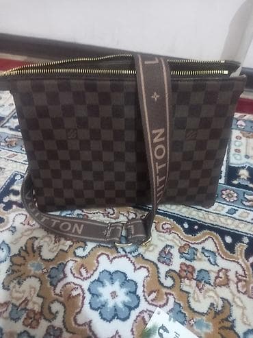 ЛуиВитон покупала в Абаде ГУМе за 3190 т.с качество отличная. Новая