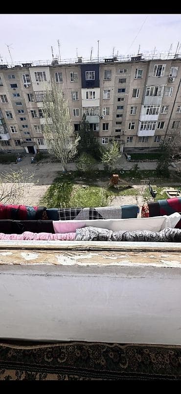 Батирлерди сатуу: 3 бөлмө, 65 м², 105-серия, 105-серия, 5 кабат, Эски ремонт — 2