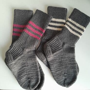 вязанный: Продаю новые теплые вязаные носки, размер 37-42. Цена за одну пару — 1