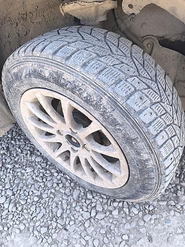 clio: Колеса в сборе R 15, Зимняя шипованная, Б/у, Комплект, Литые, отверстий - 4 — 1