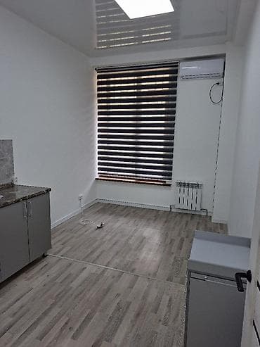 кабинет салон: Офисное помещение с приемной и коридорной планировкой - Светлые — 7