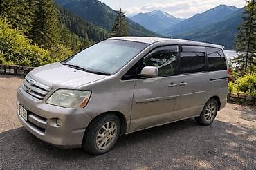 Toyota Noah: 2004 г., 2 л, Автомат, Бензин, Минивэн at lalafo.kg Toyota Noah: 2004 г., 2 л, Автомат, Бензин, Минивэн