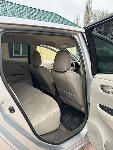 автомобили электро: Nissan Leaf: 2011 г., Электромобиль, Хэтчбэк — 7