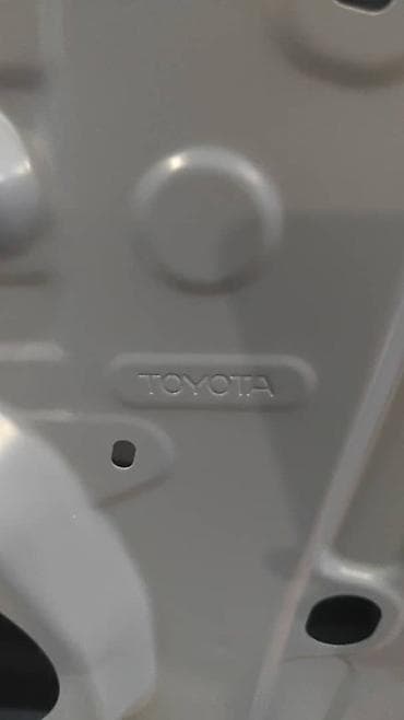 Унаа тетиктери: Продаються запчасти на Toyota sienna 5. Передняя правая дверь, задняя — 3