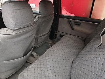 Унаа: Volkswagen Jetta: 1991 г., 1.8 л, Кол менен иштөөчү, Бензин, Седан — 10